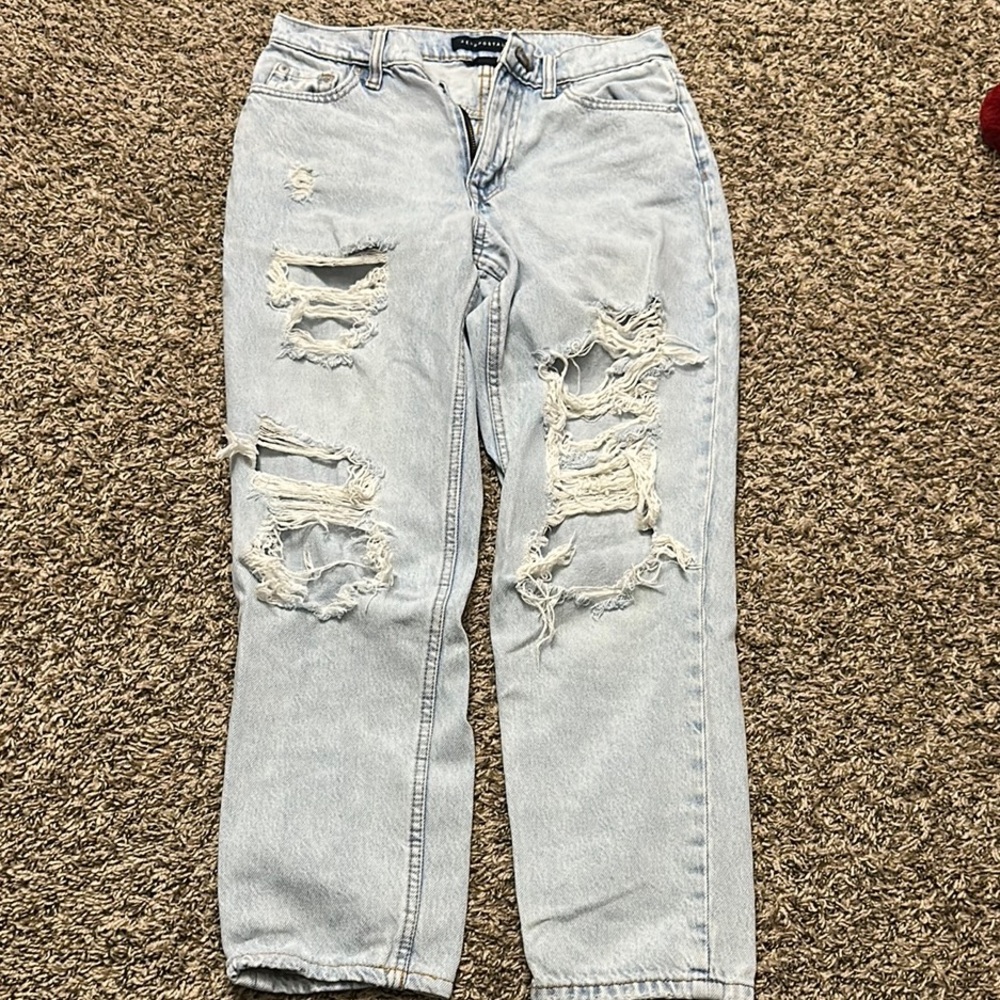 Aéropostale Light Wash Mom Jeans